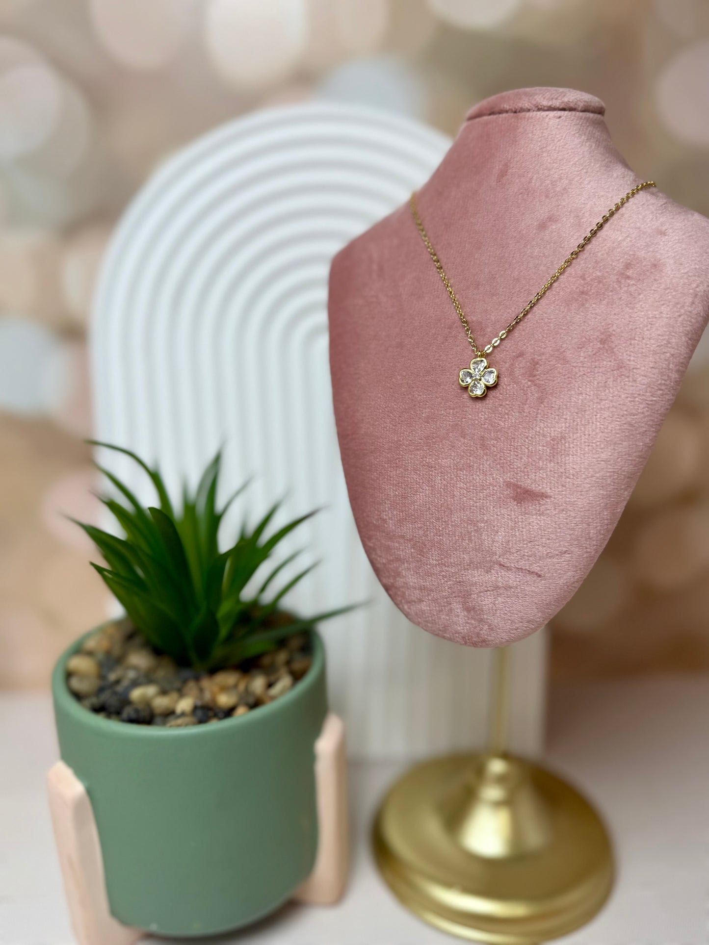 Clear Stone Clover
