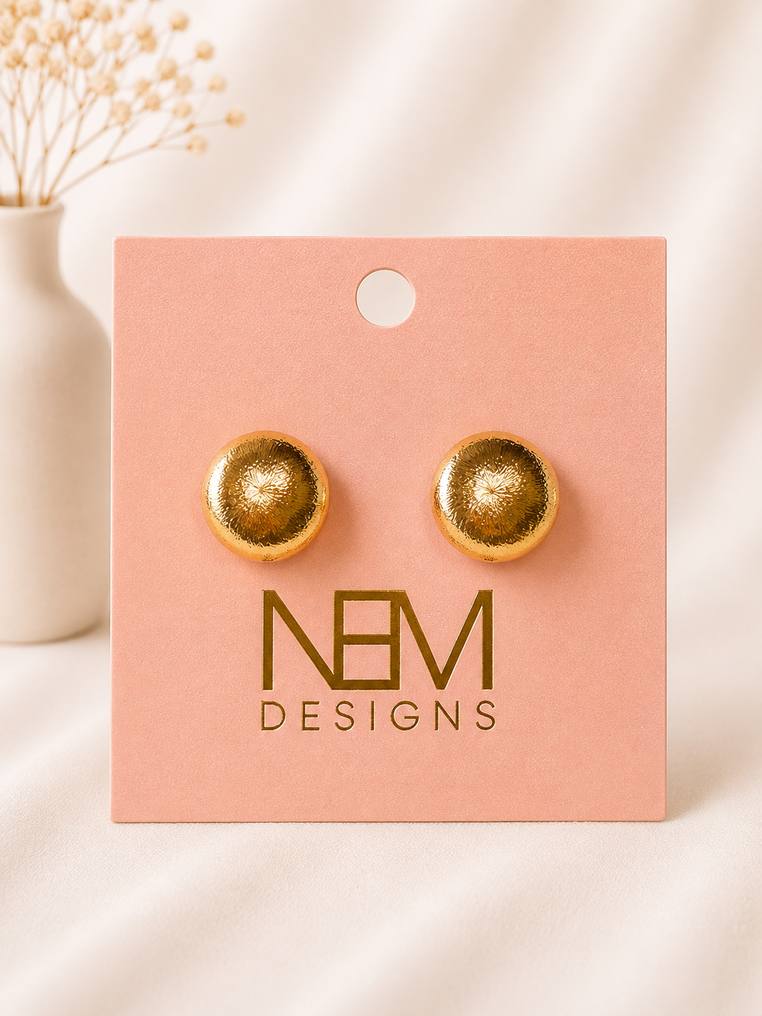 Textured Detail Round Gold Stud Earring