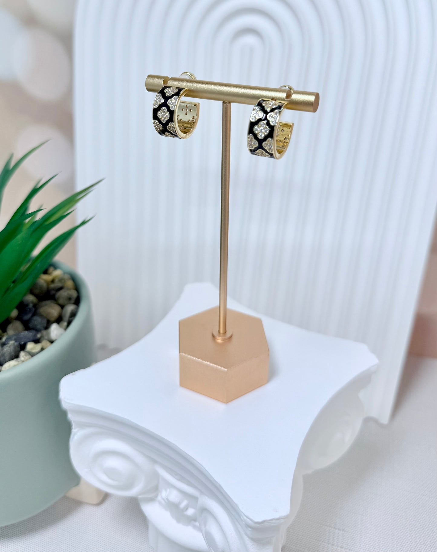 Black Enamel Clover Hoop