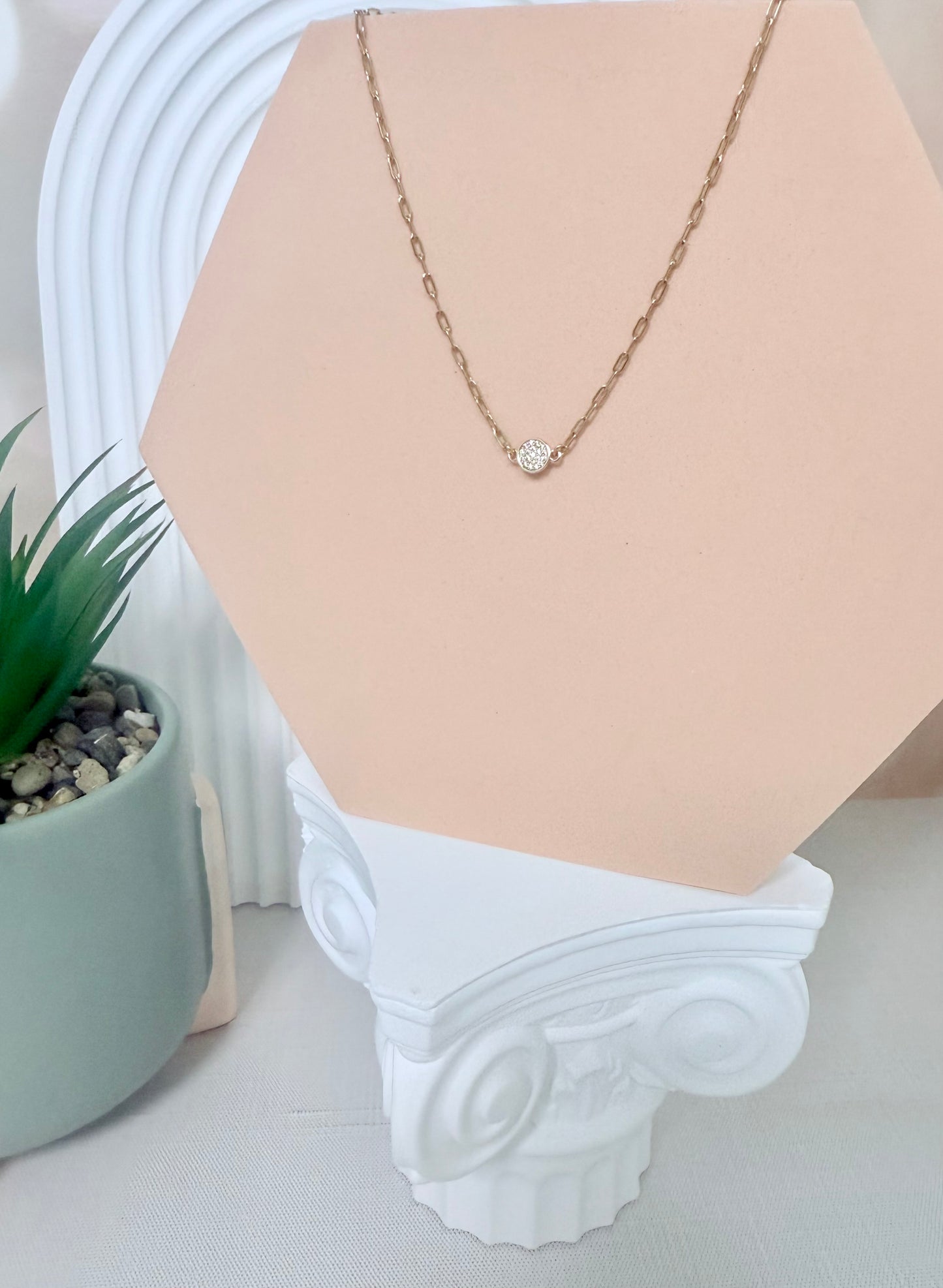 Dainty Circle