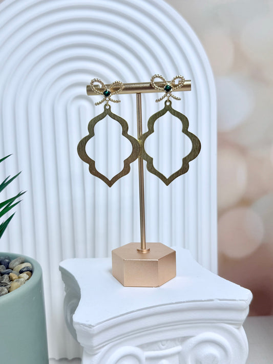 Green and Gold Quatrefoil