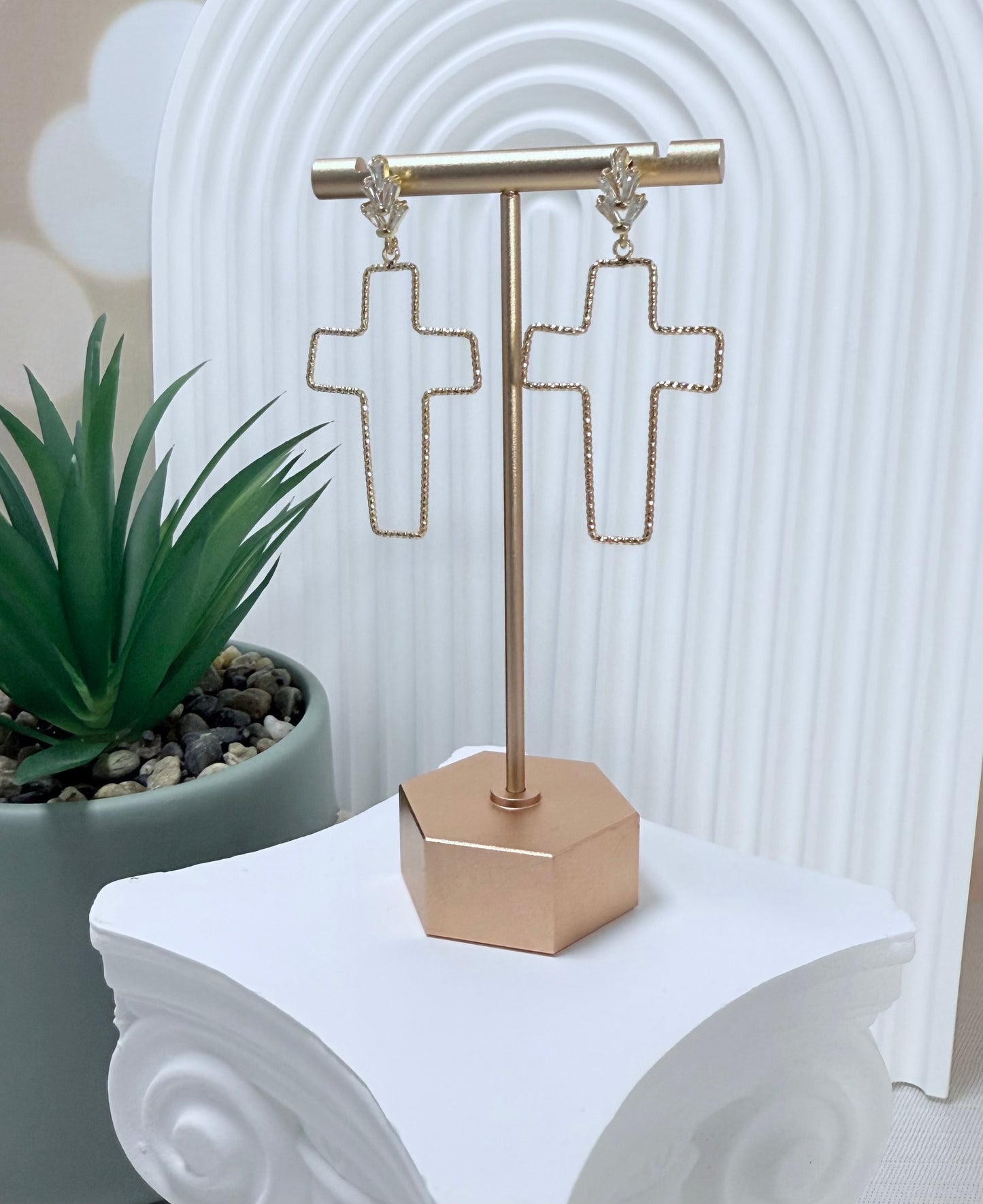 Large Cross