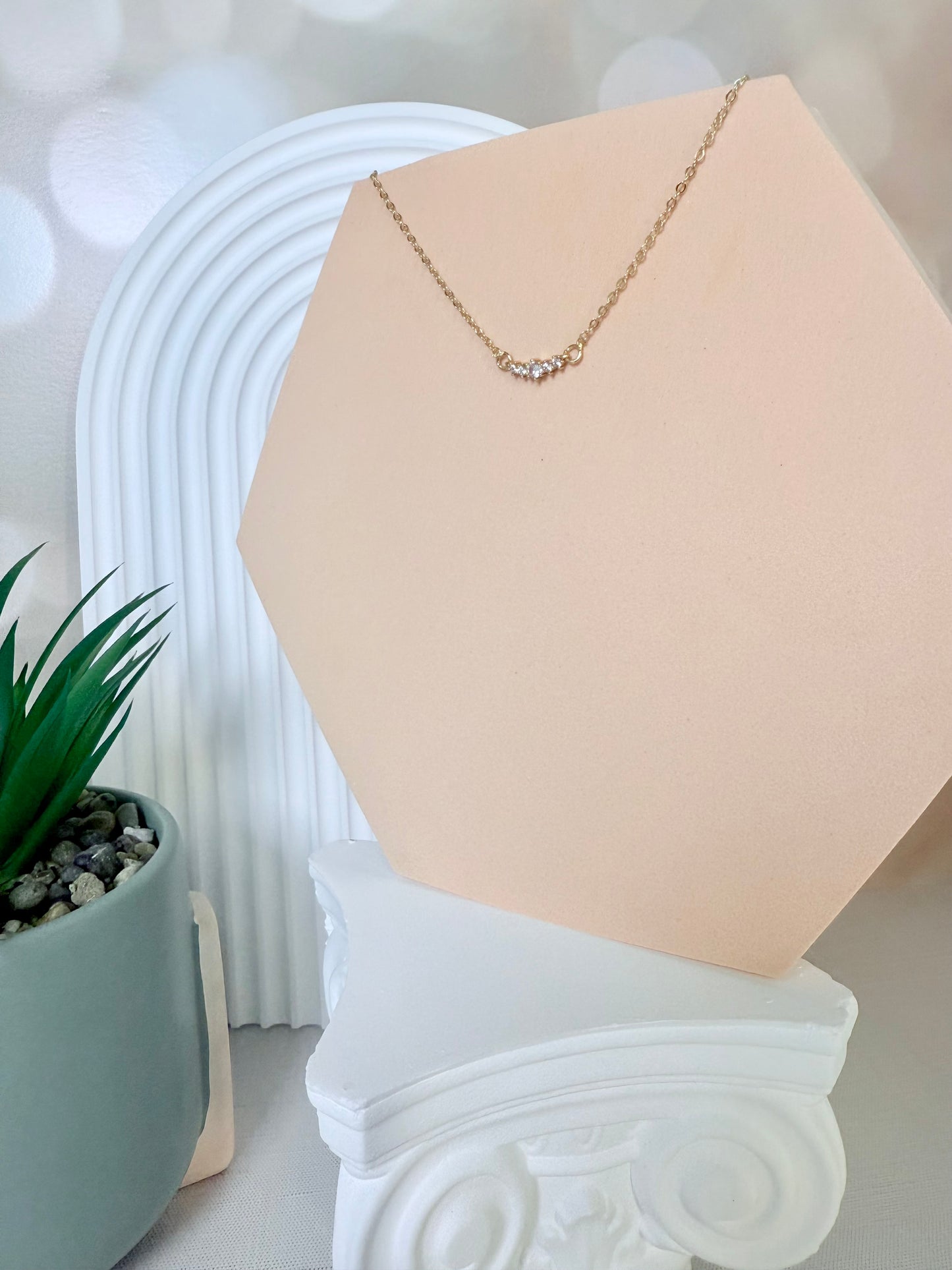 Dainty Diamond