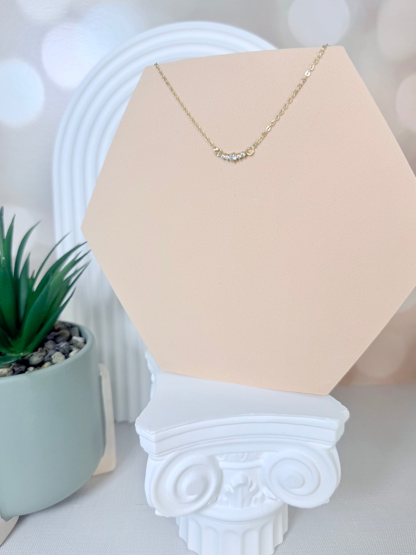 Dainty Diamond