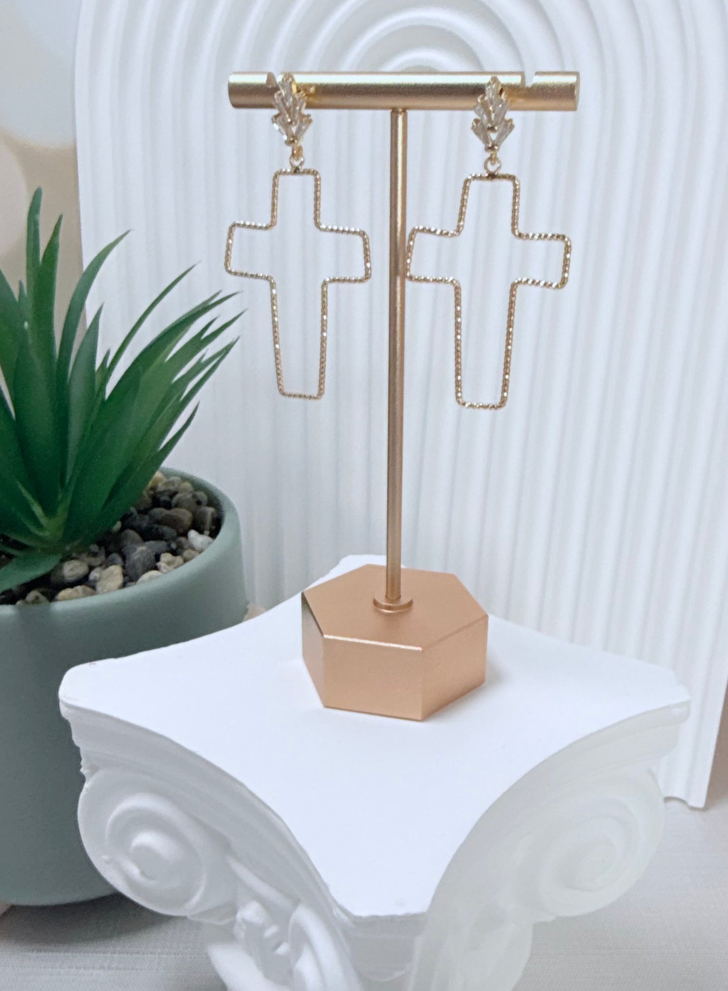 Large Cross