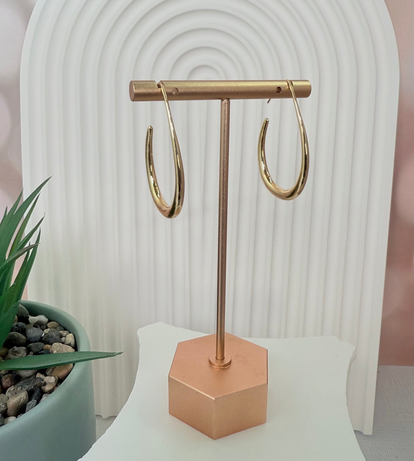 Elongated Hoop