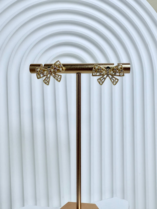 Pearl Bow Stud