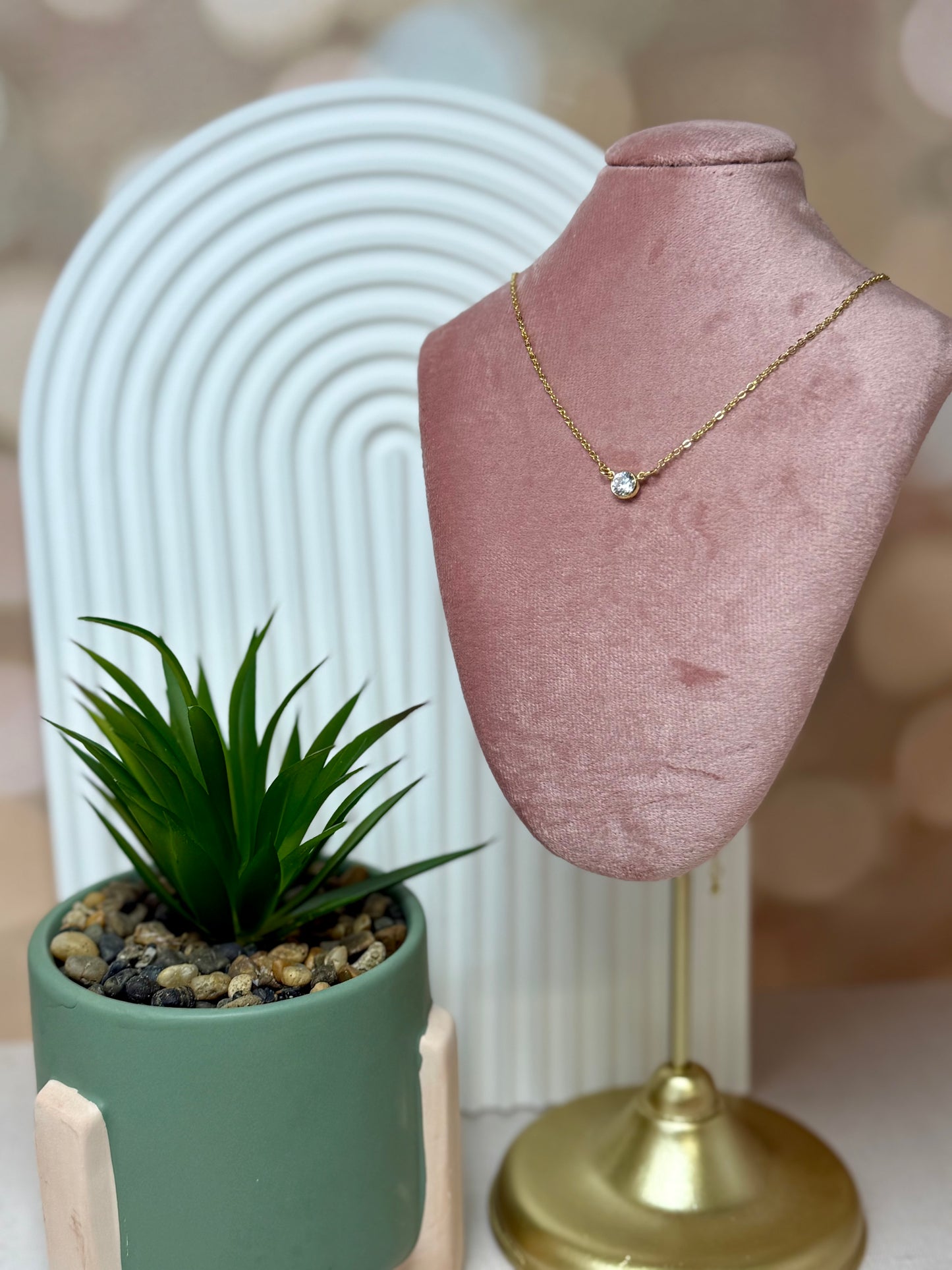 Simple Round Clear Stone