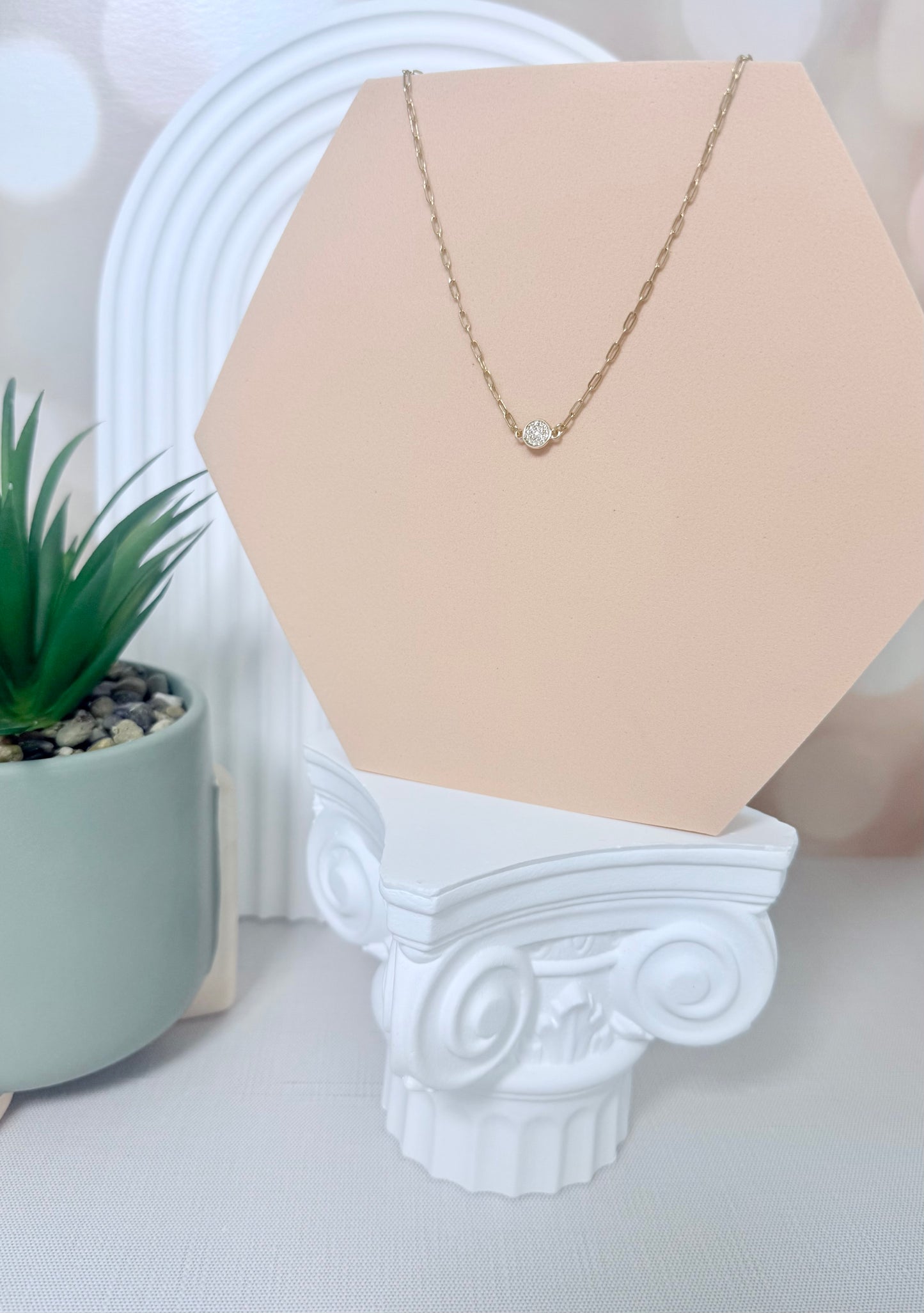 Dainty Circle