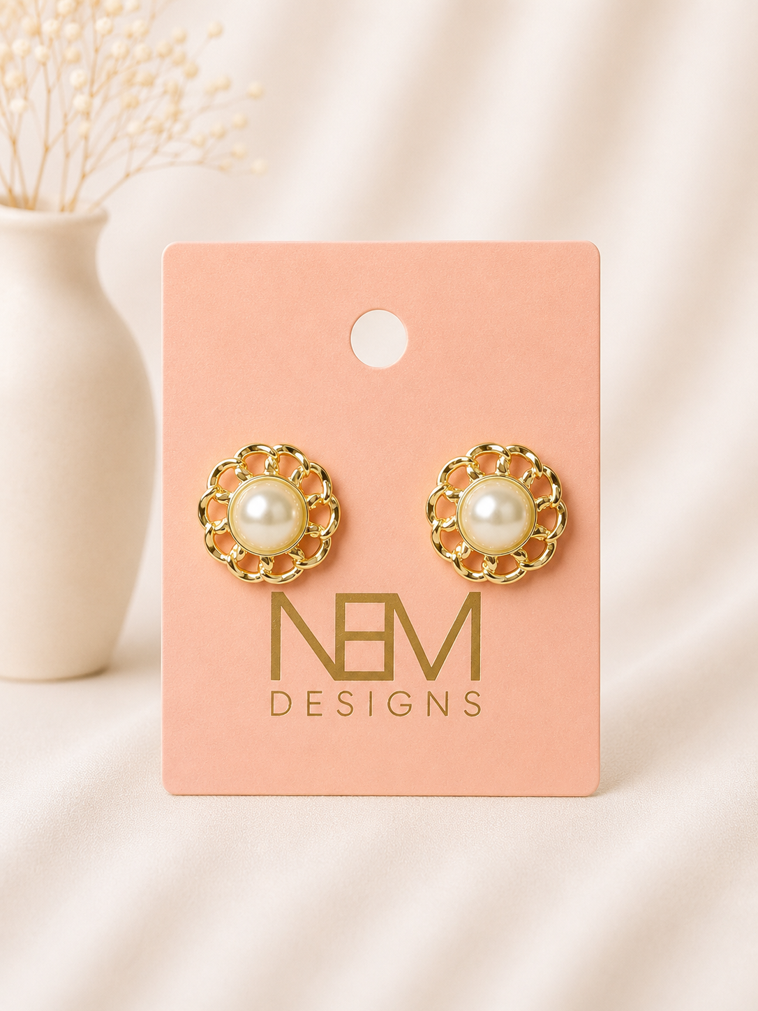 Round Vintage Style Pearl Earring
