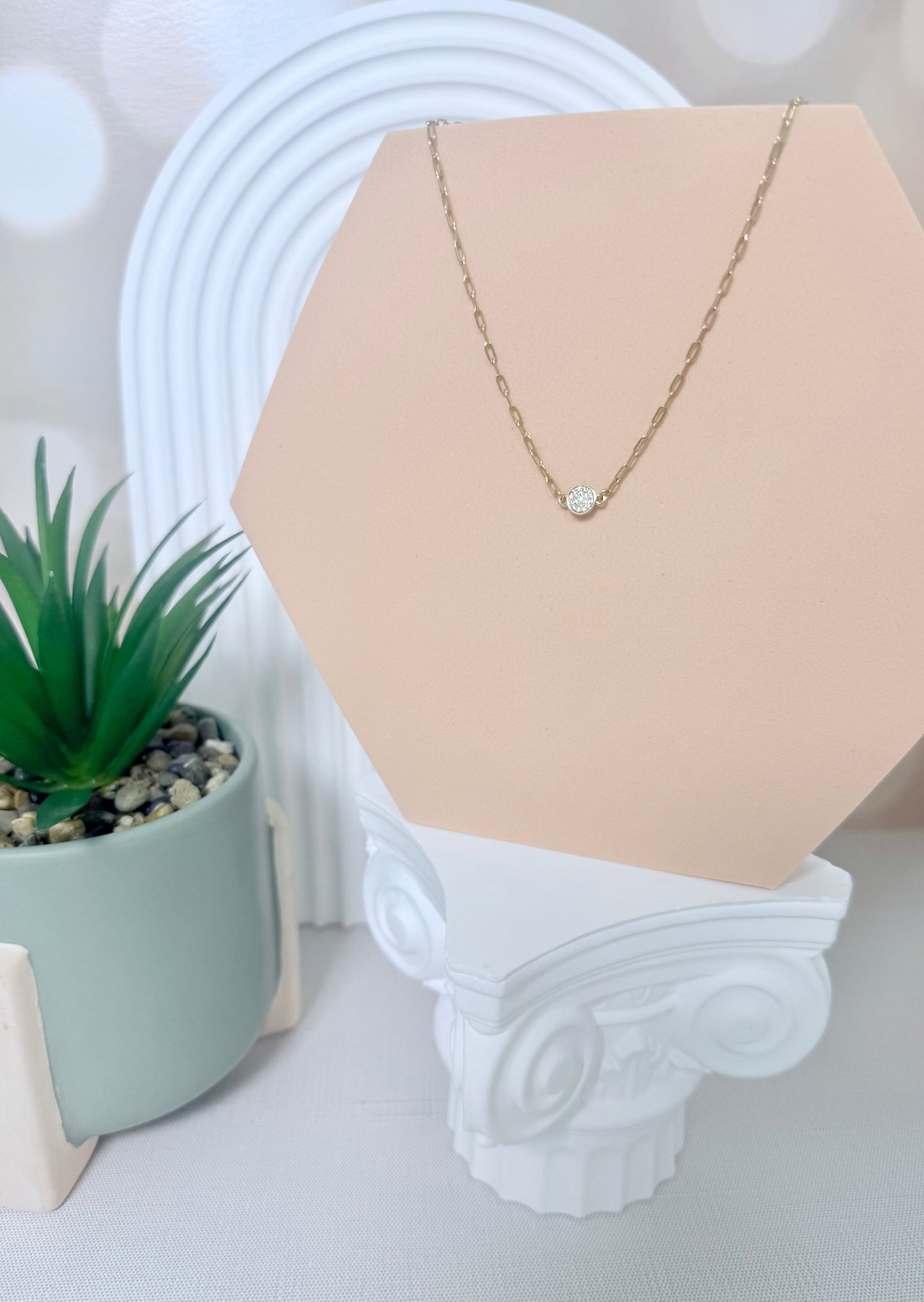 Dainty Circle